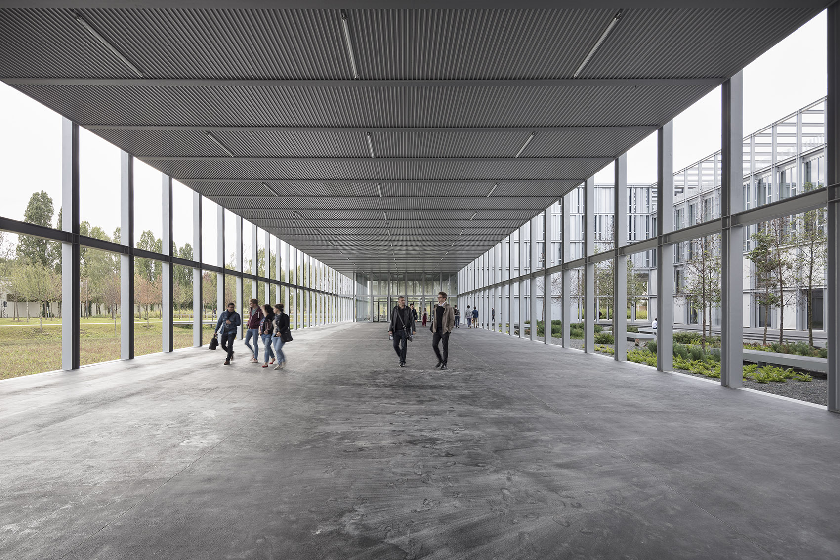 ENSAE学院巴黎萨克雷校区，法国/轻盈的钢结构带来开放、友好而宁静的氛围-25