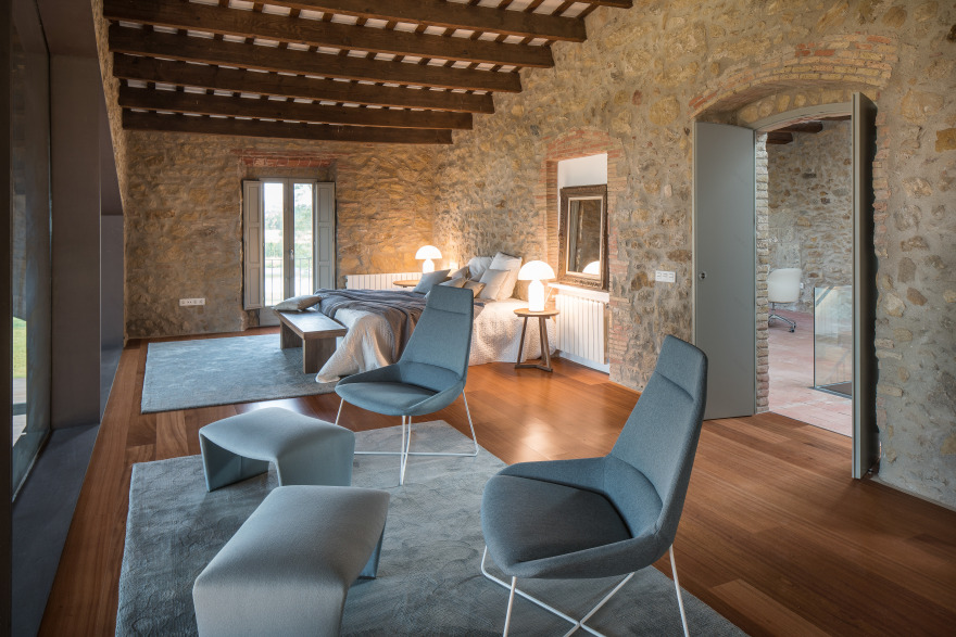 古韵新生 | 西班牙 19 世纪乡村别墅的现代室内设计-10