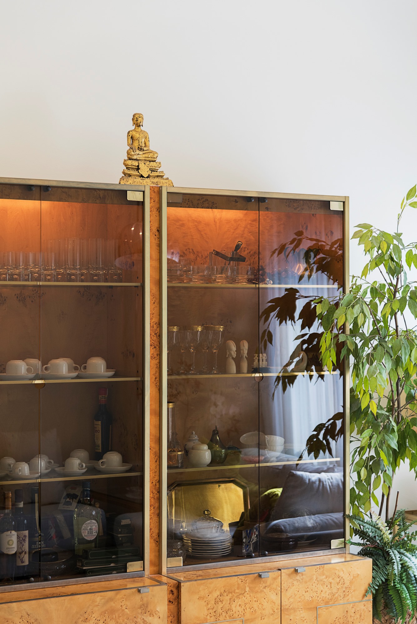 复古 70 年代家具翻新，打造独特公寓空间-17