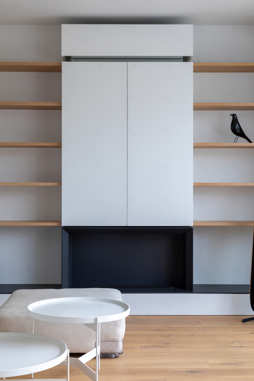 融合历史与现代的捷克公寓翻新设计-15