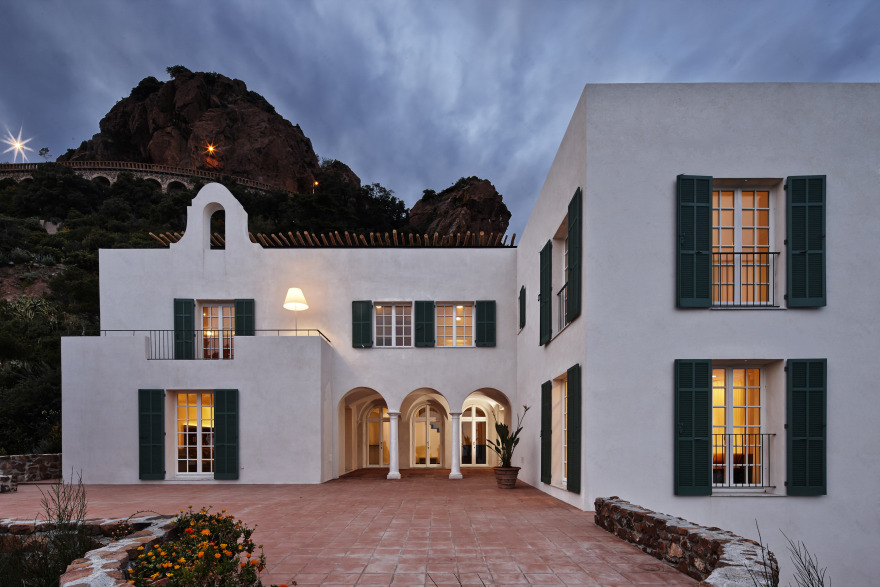 现代与传统共生,海洋美景尽收眼底——"Le Trident"别墅翻新记-10