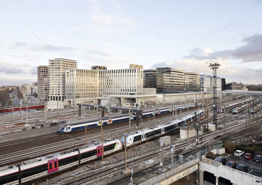 巴黎绿意办公空间,垂直景观与可持续设计完美融合-3