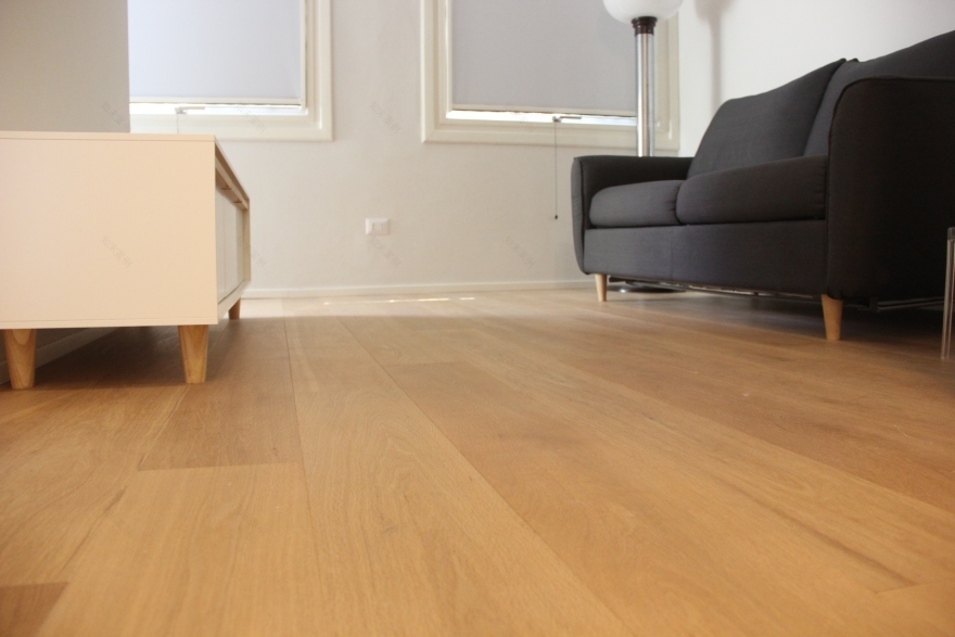 北欧风格的无结疤橡木地板设计-7