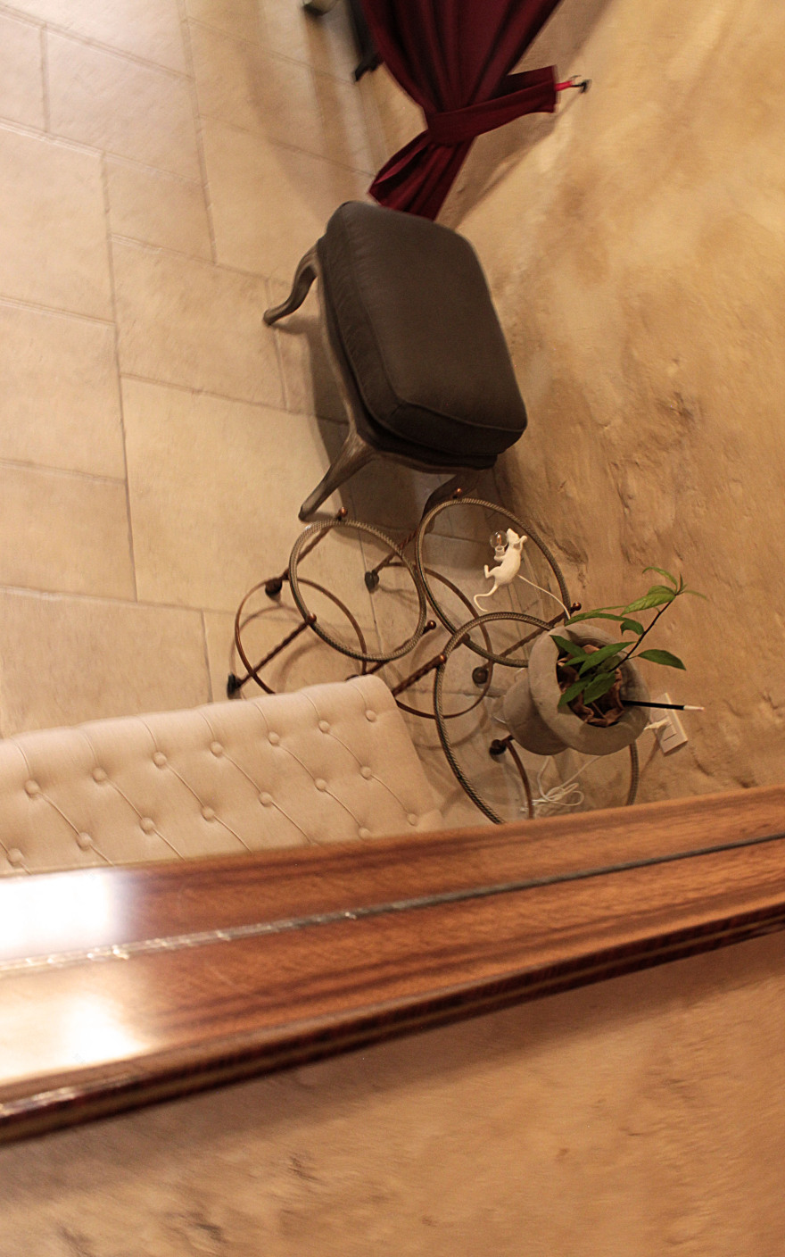 查理的地下酒吧-12