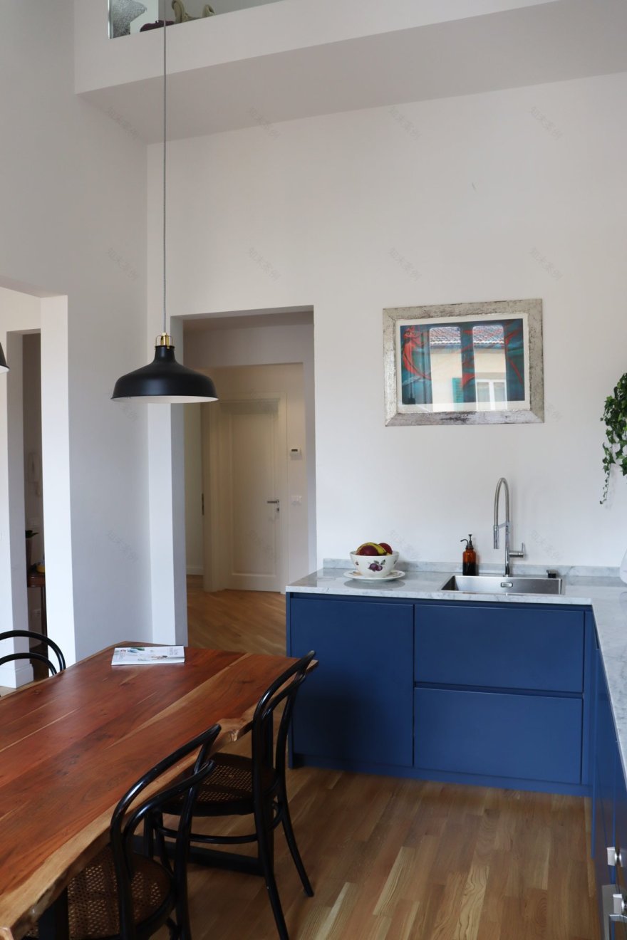 佛罗伦萨城市住宅 | 现代工业风与乡村时尚的完美融合-1