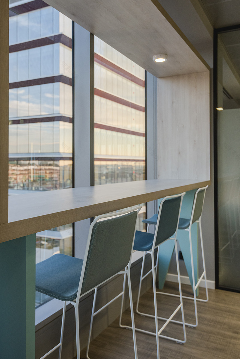 色彩灵动,打造协作型办公空间-14