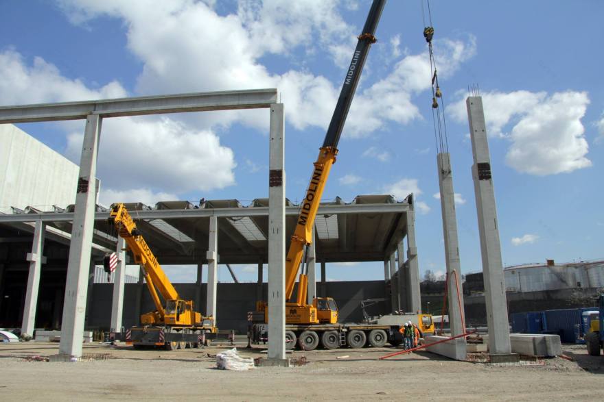 意大利钢铁工厂的现代化改造-65