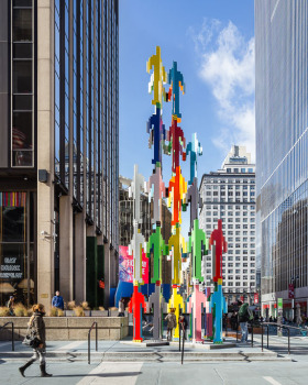 Pavel Bendov丨商业街区丨Jonathan Borofsky Sculpture