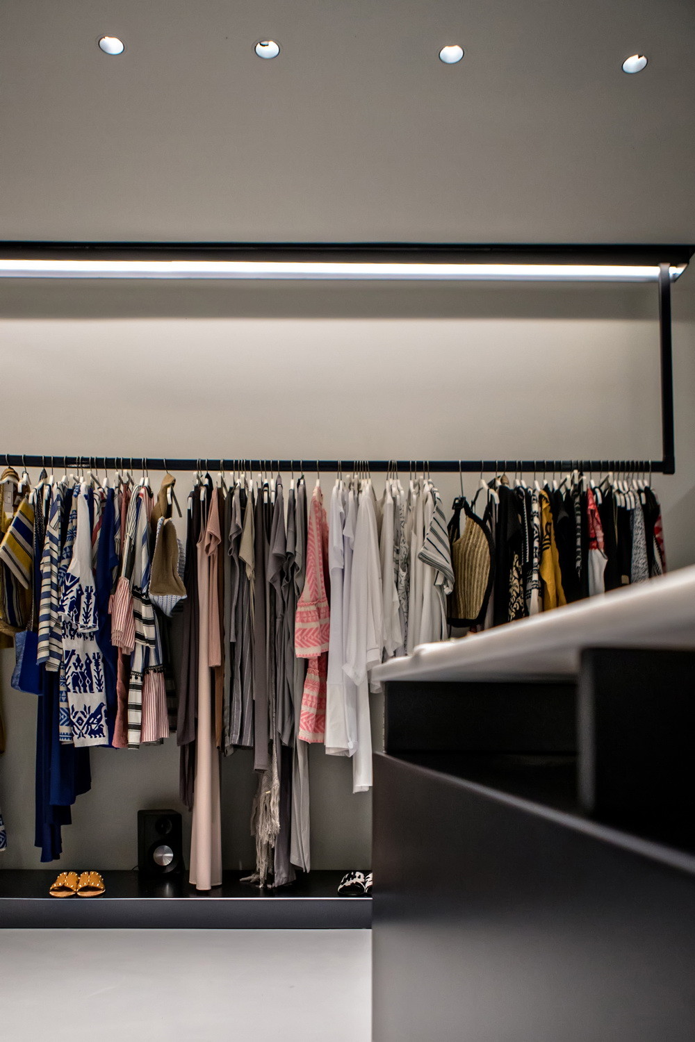 金属撞击在混凝土上丨Maria Vidali-9