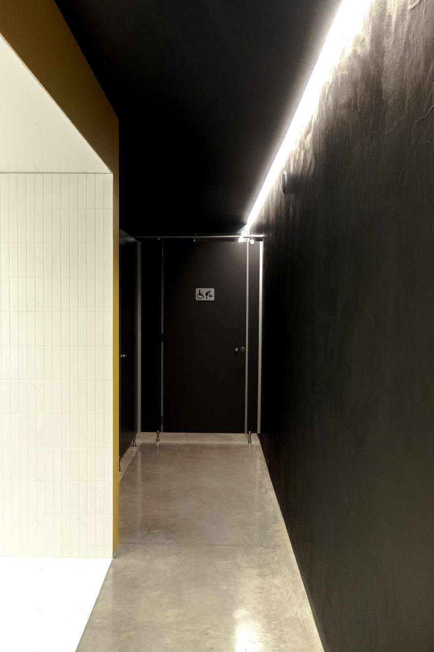 威尼斯公共卫生间,豪华游艇风的典范-2