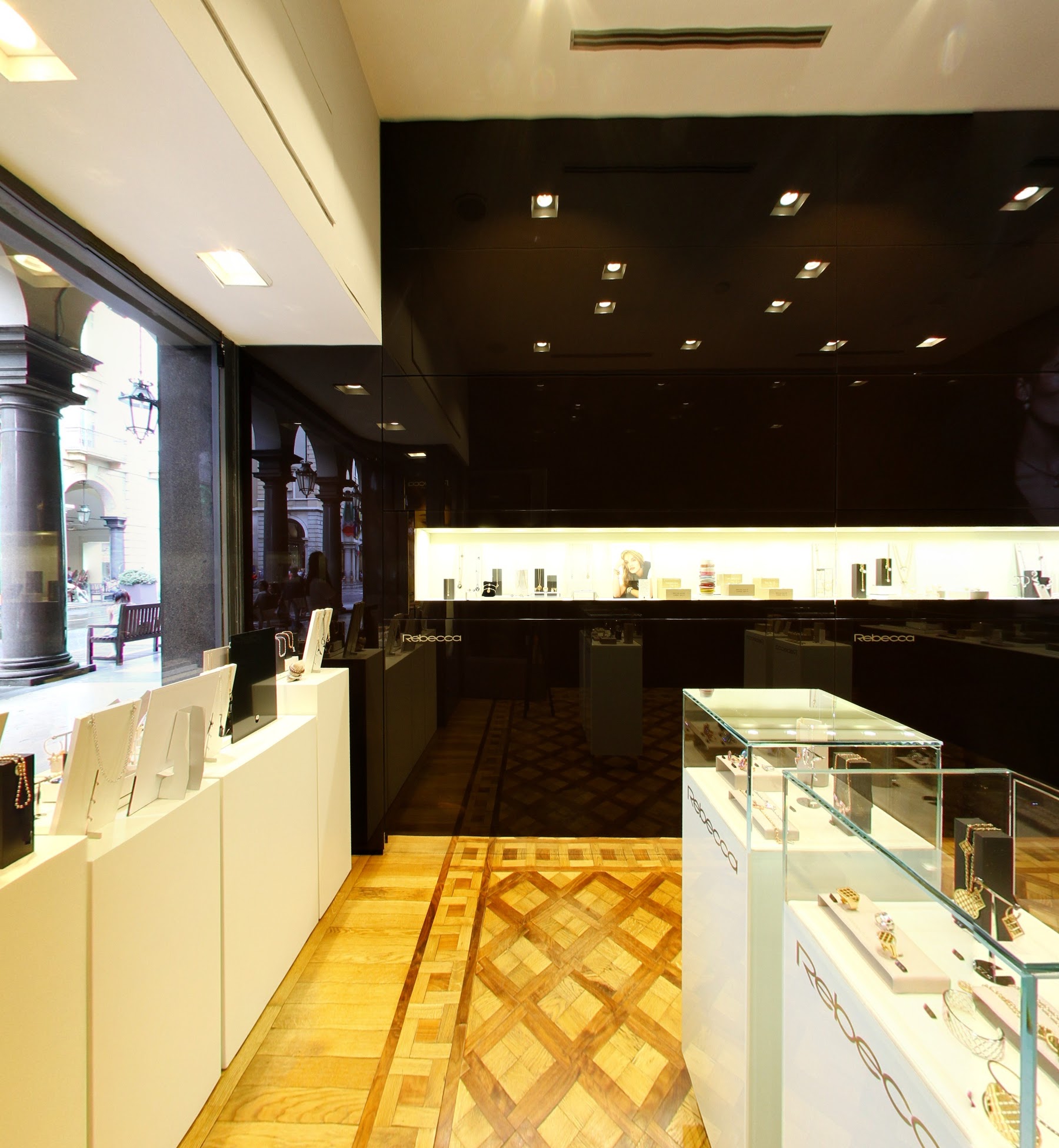 Rebecca Store · 都灵-1