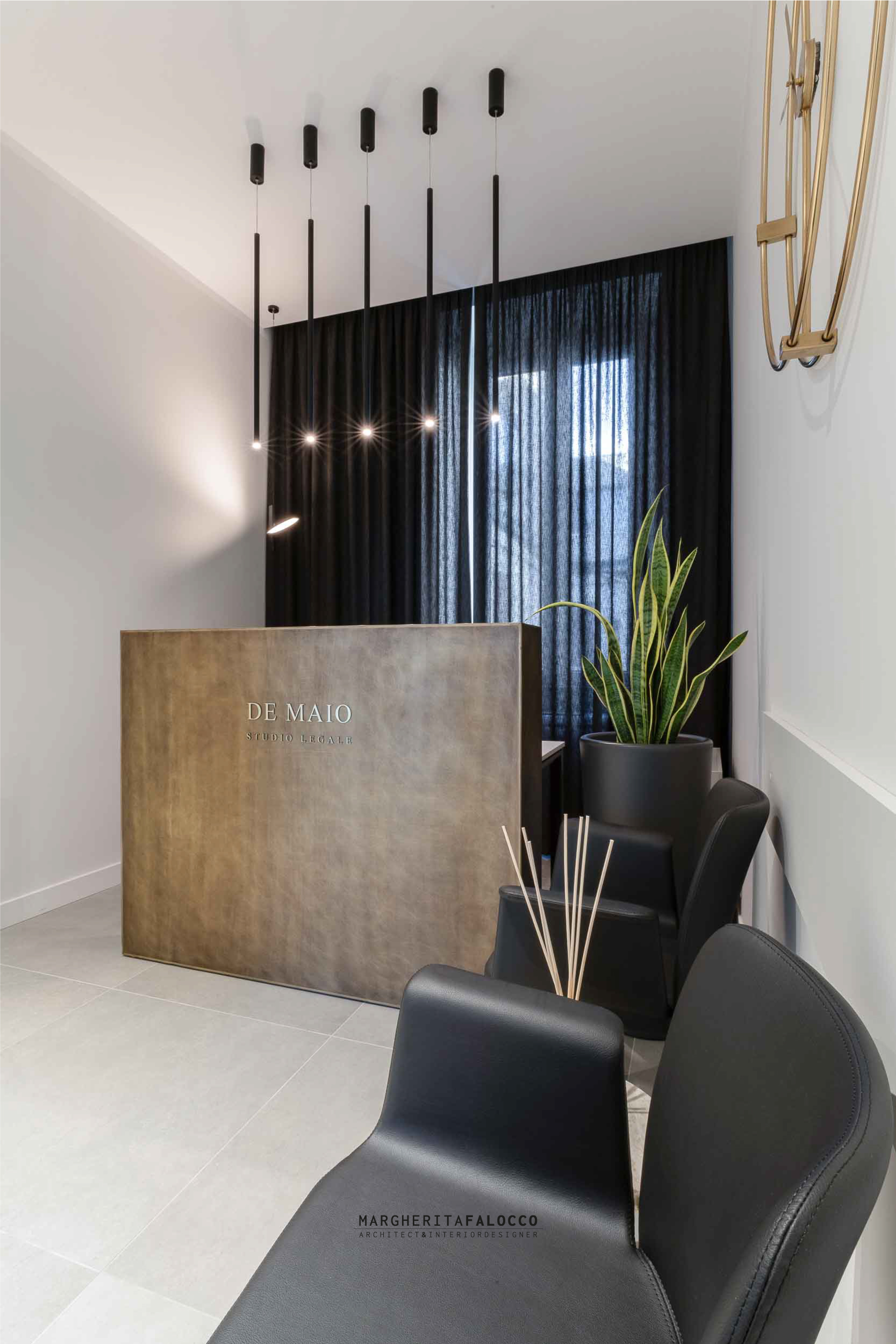 历史建筑中的现代法律工作室-1