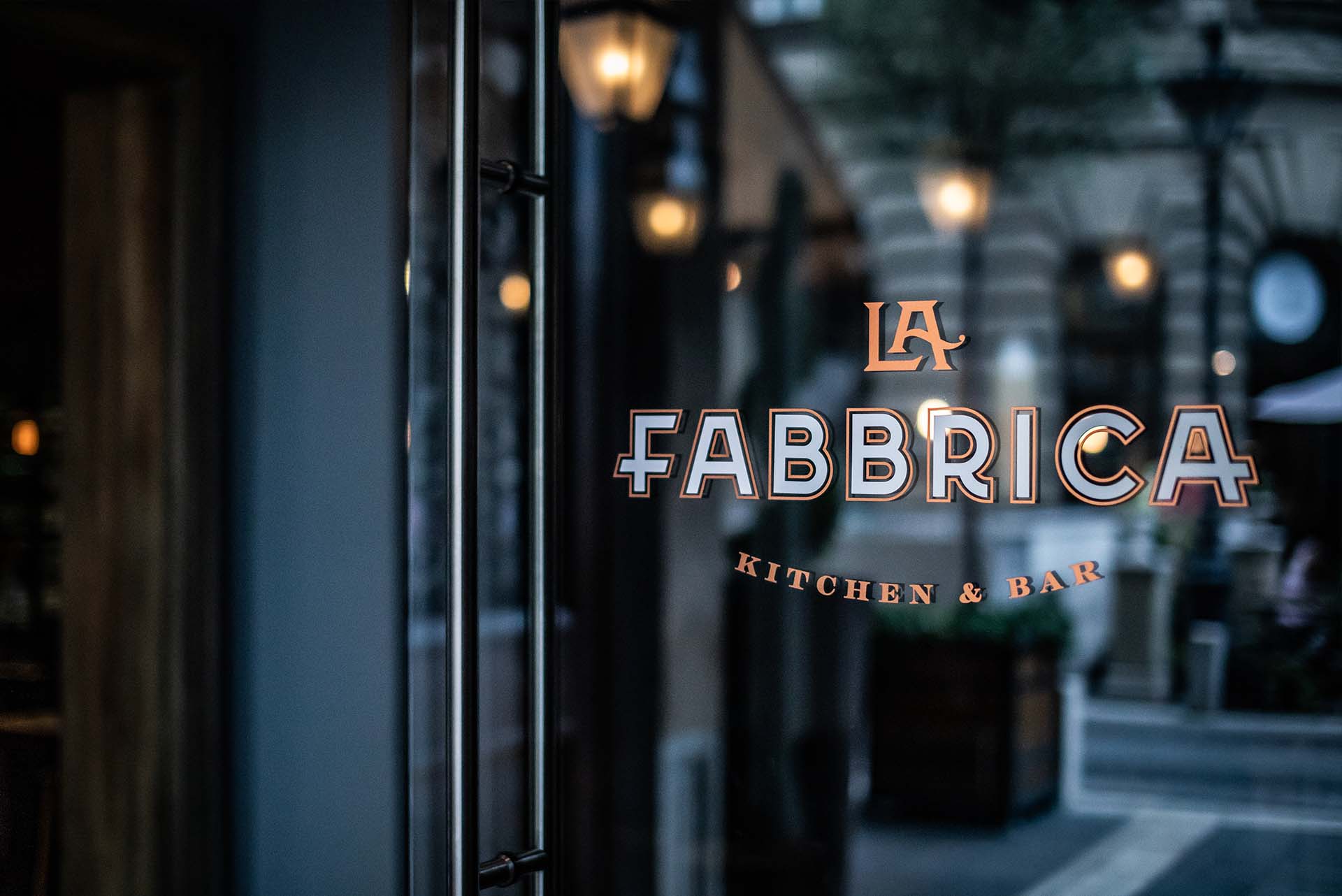 布达佩斯中心地带的意大利餐厅“LA FABBRICA”丨匈牙利布达佩斯-11