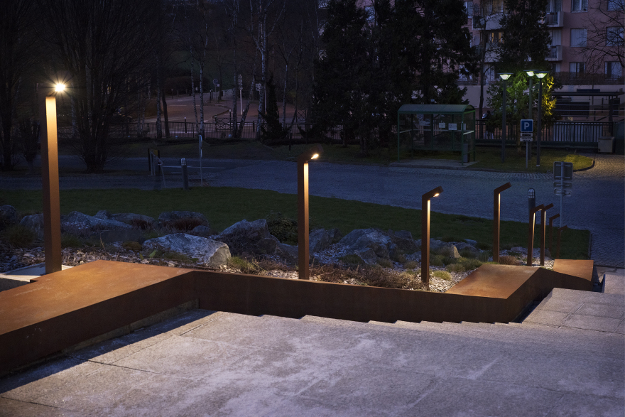 铝制 Torga FL 路灯设计,现代简约导向照明利器-0