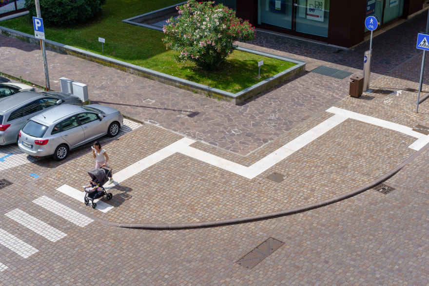 历史印记的街道改造 · Pordenone 市政厅的可持续城市发展计划-11