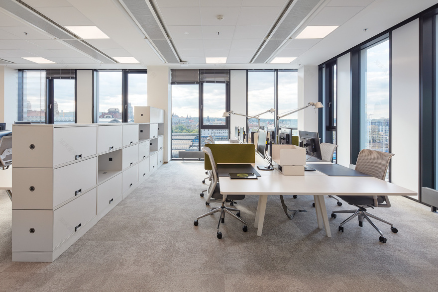 Deloitte Prague 办公室的“生活景观”设计-29