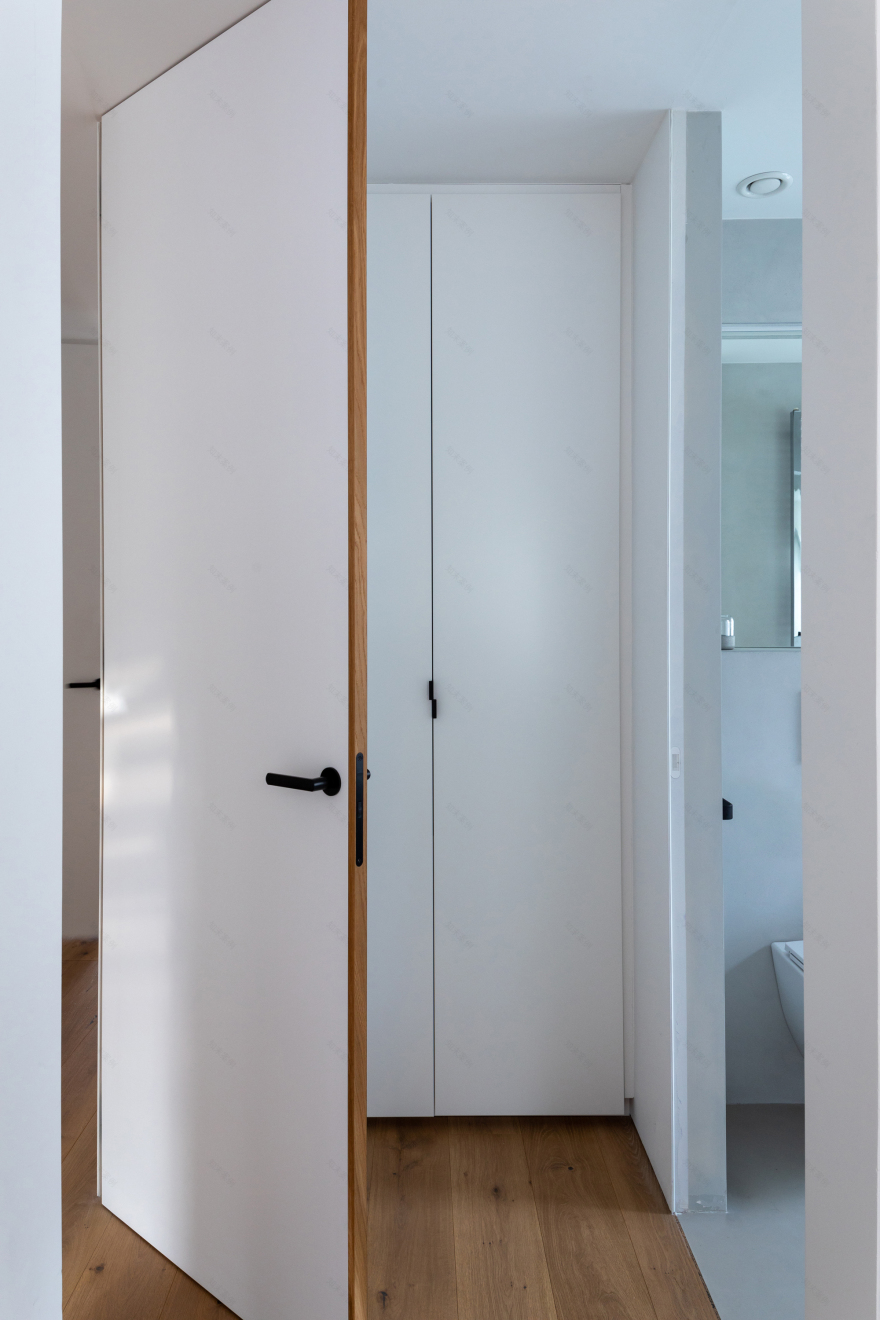 融合历史与现代的捷克公寓翻新设计-12