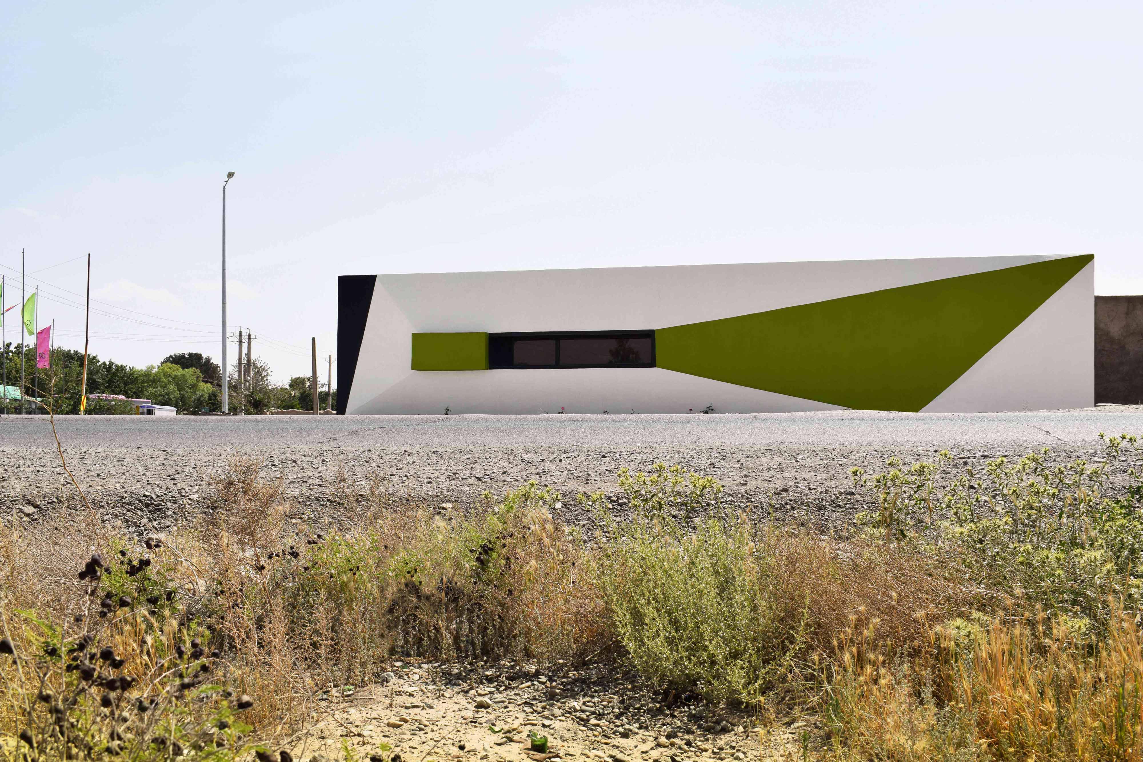 荒地中的绿洲·伊朗 Tehran 汽车交易办公室-3