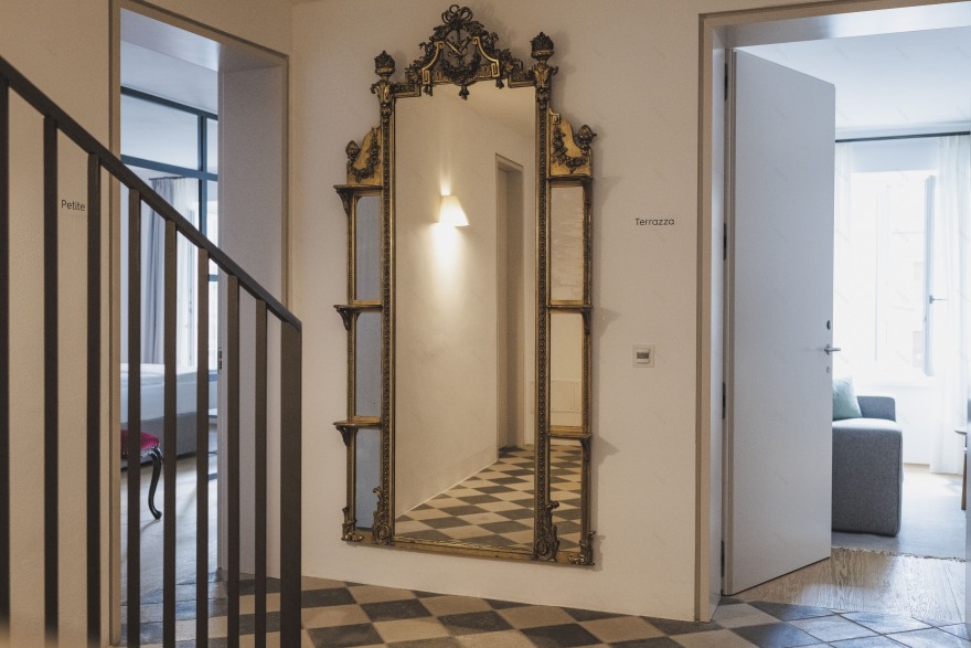 历史韵味与现代设计交融的度假公寓丨意大利-2