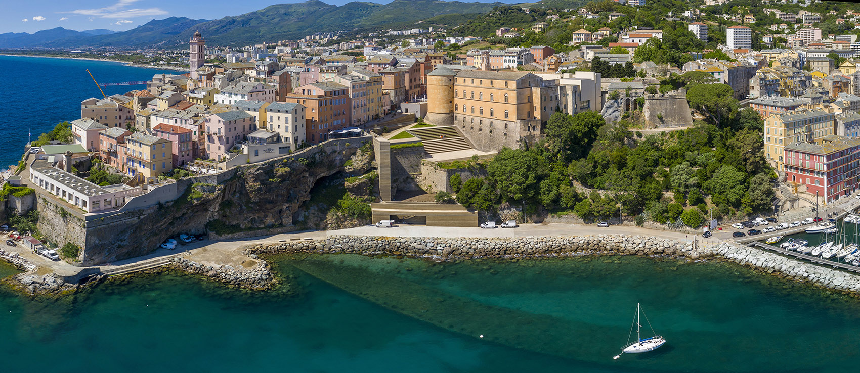 Bastia城堡与港口间的景观空间，法国/充满绿意的舒适连接-68
