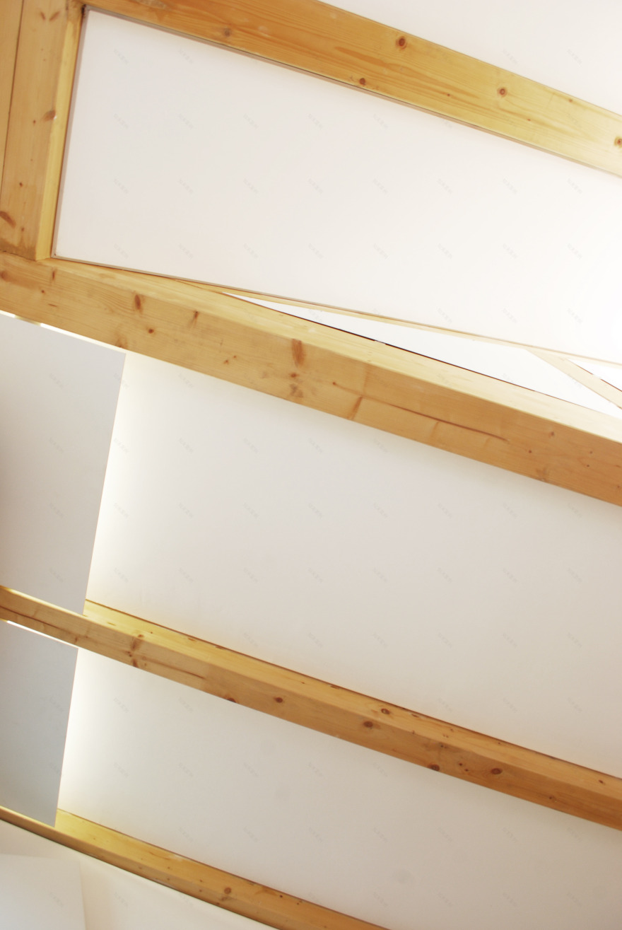 都灵多元文化区三层复式公寓 | 金属折叠楼梯营造双高空间-9