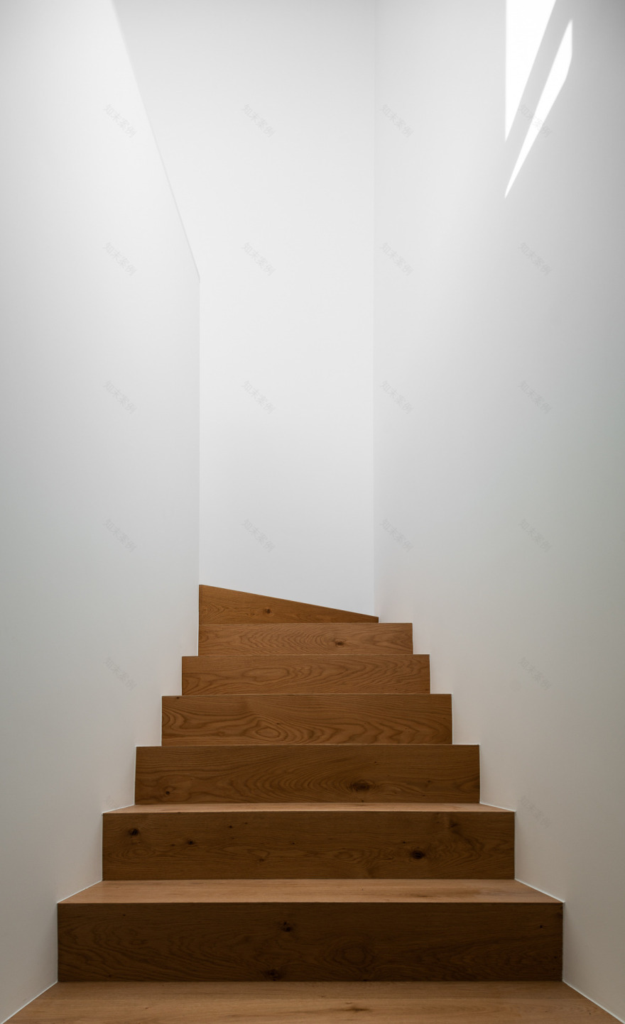 巴里别墅建筑设计,和谐融入环境-16