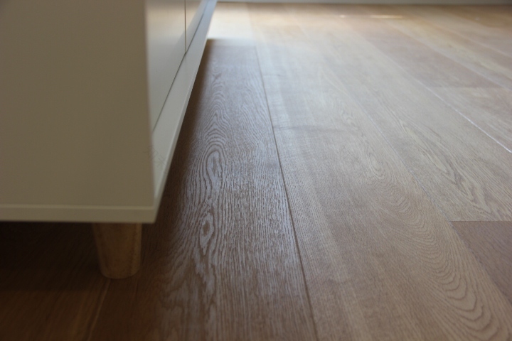 北欧风格的无结疤橡木地板设计-19