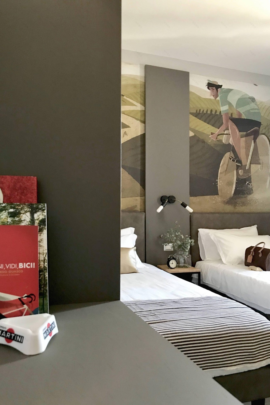 Mathis 酒店 | 摩托灵魂的复古现代空间-8