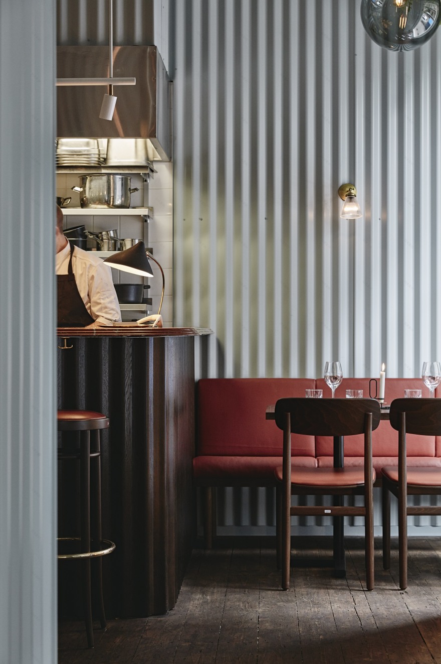 赫尔辛基 OX 餐厅 | 绿意盎然,金属魅力-6