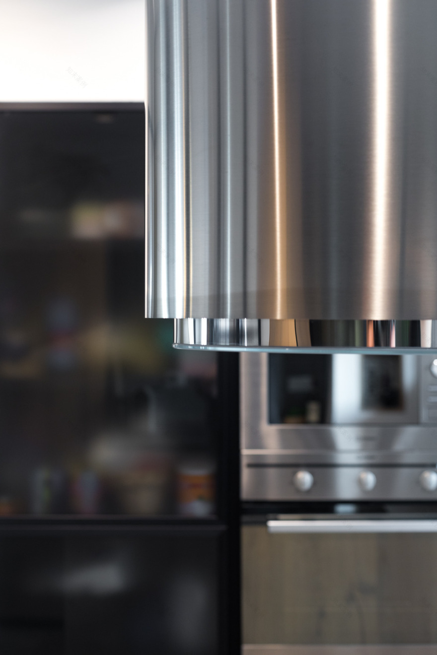 融合极简与装饰艺术的罗马公寓改造-7