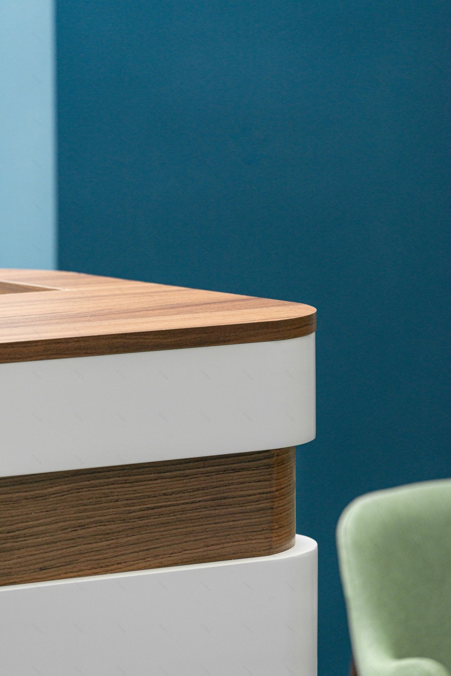 金色双层办公空间,展现灵动与协作之美-7