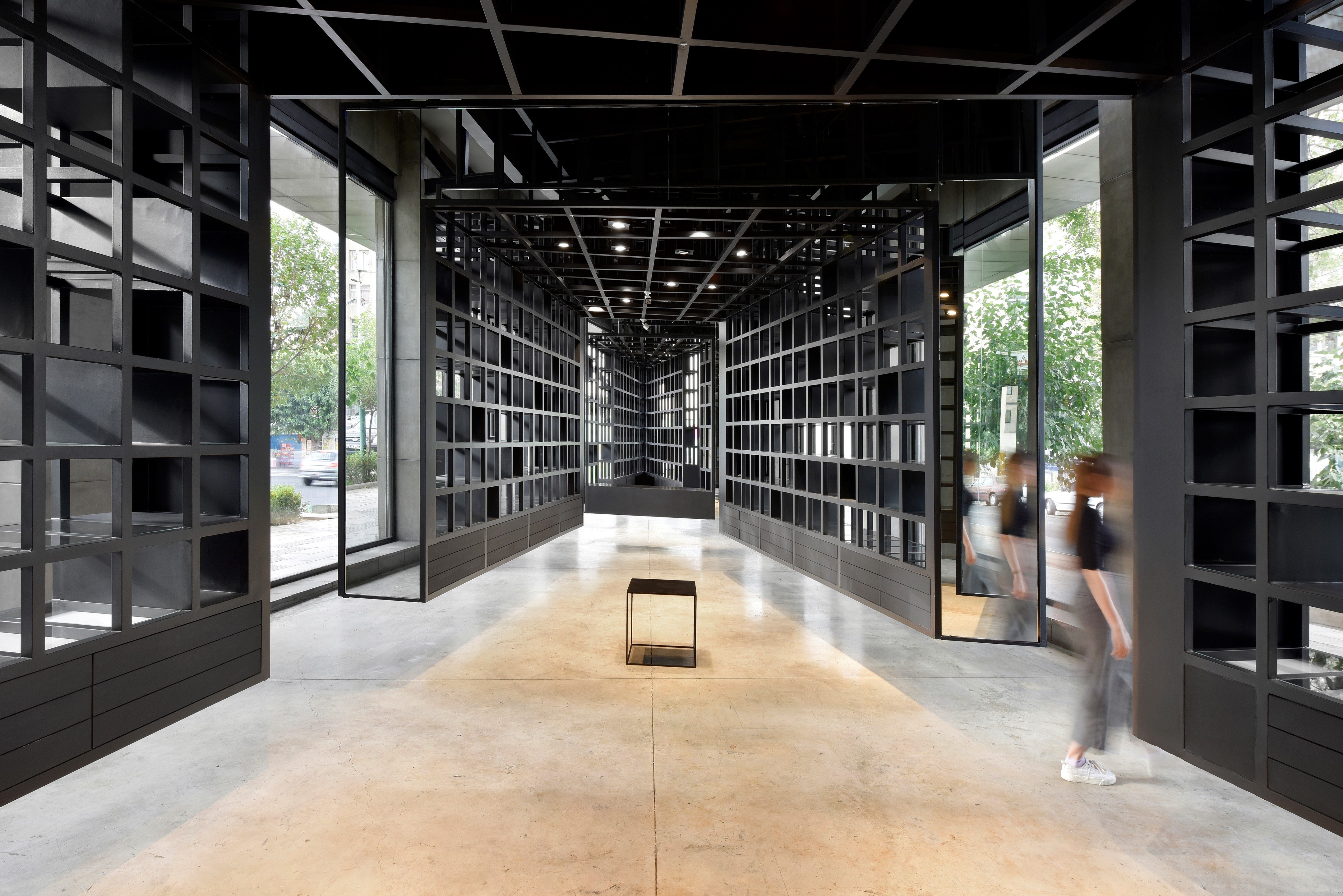 牛顿眼镜画廊丨Moein Nikaeen,Babak Nasirabadi-1