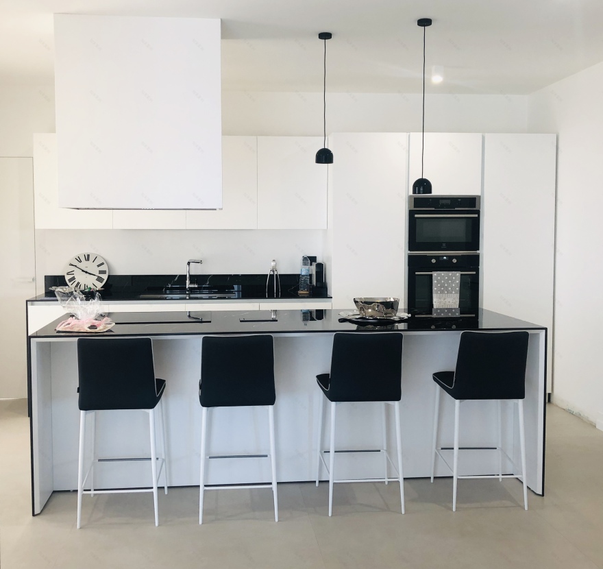 意大利海滨别墅的现代魅力-18