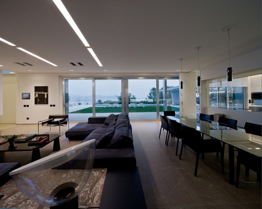 意式湖畔别墅,诠释自然与现代共生设计-27