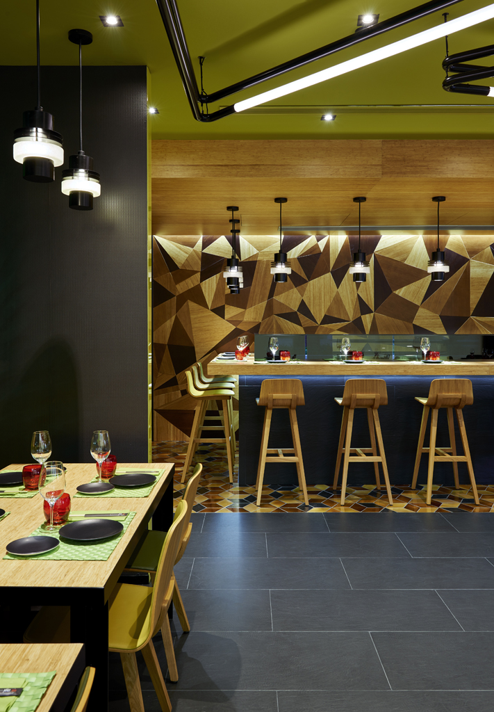 巴塞罗那的日 Peru 餐厅 · 融合文化的美食空间-9