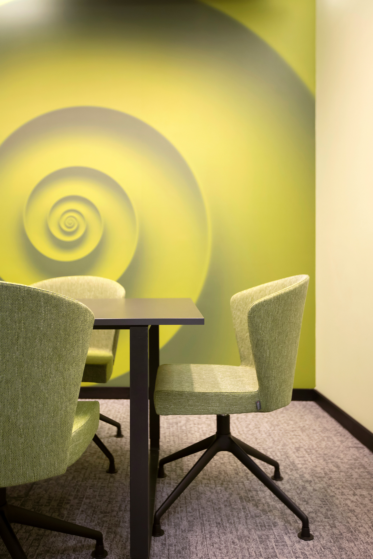 Deloitte 总部办公室翻新 设计融入品牌形象-7