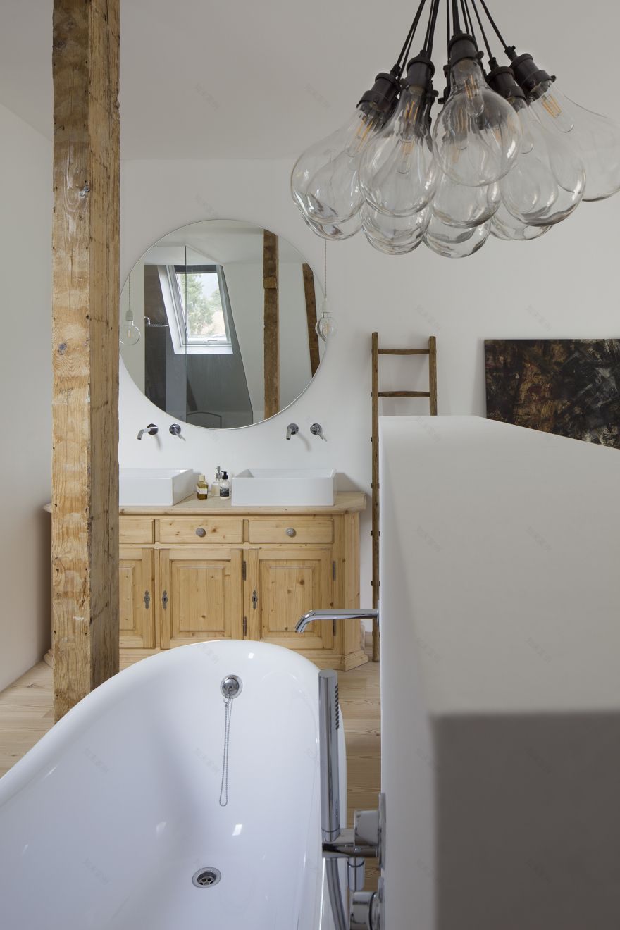 阿尔卑斯山中的历史与现代交融-2