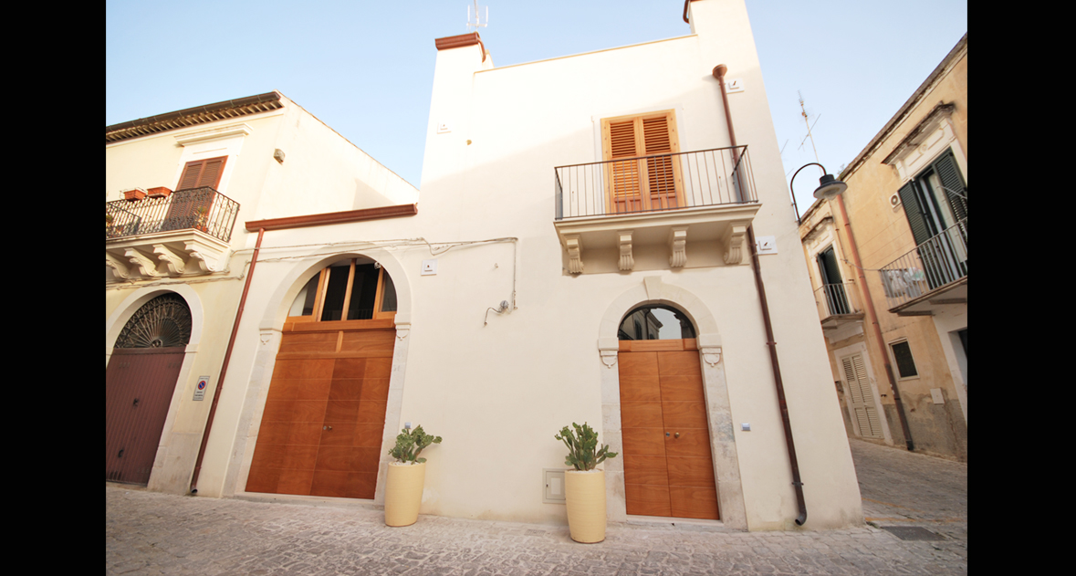 "900 年历史建筑蜕变，现代风格的三层独立公寓"-2