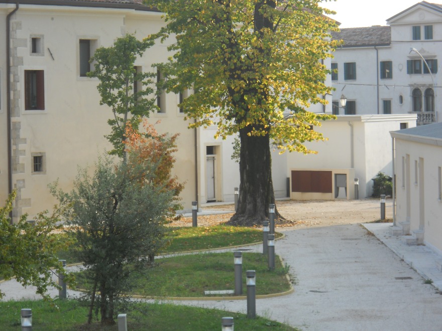 历史与未来交融的生态建筑典范-27