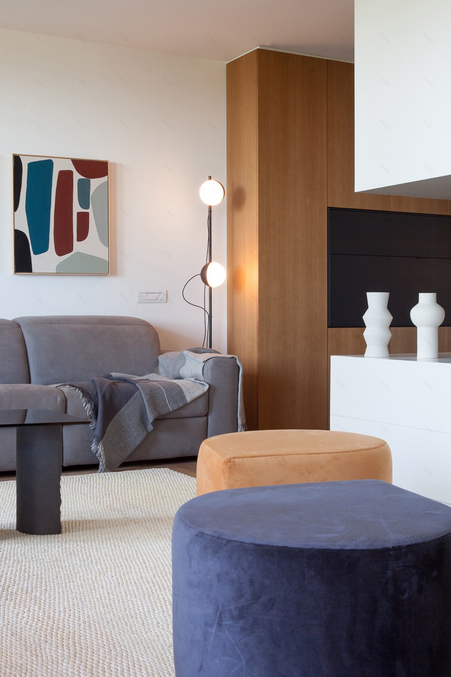 巴塞罗那海景公寓,现代简约与自然温馨的融合-5