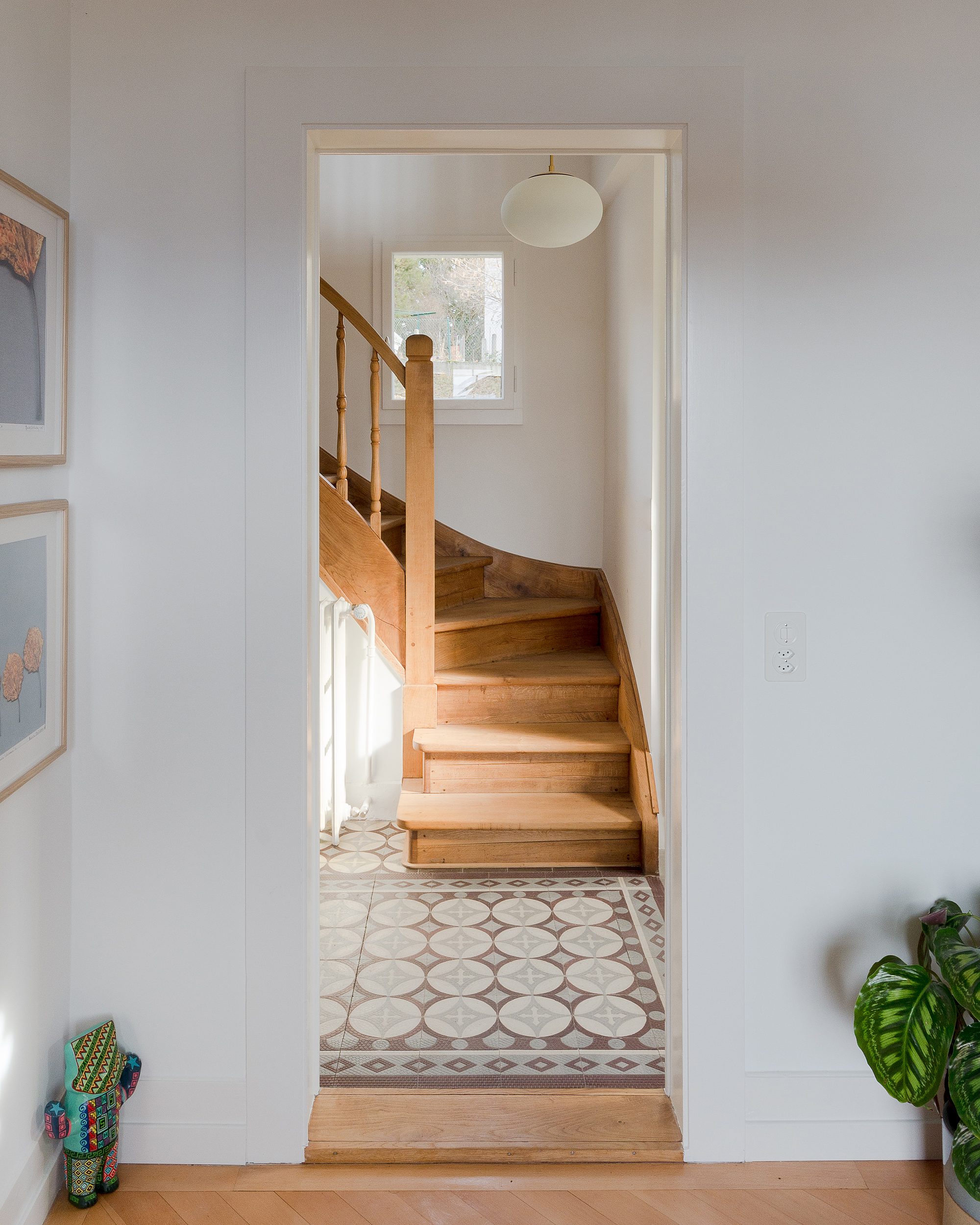 Bureau Brisson Architectes 打造独特别墅,领略湖畔美景-8