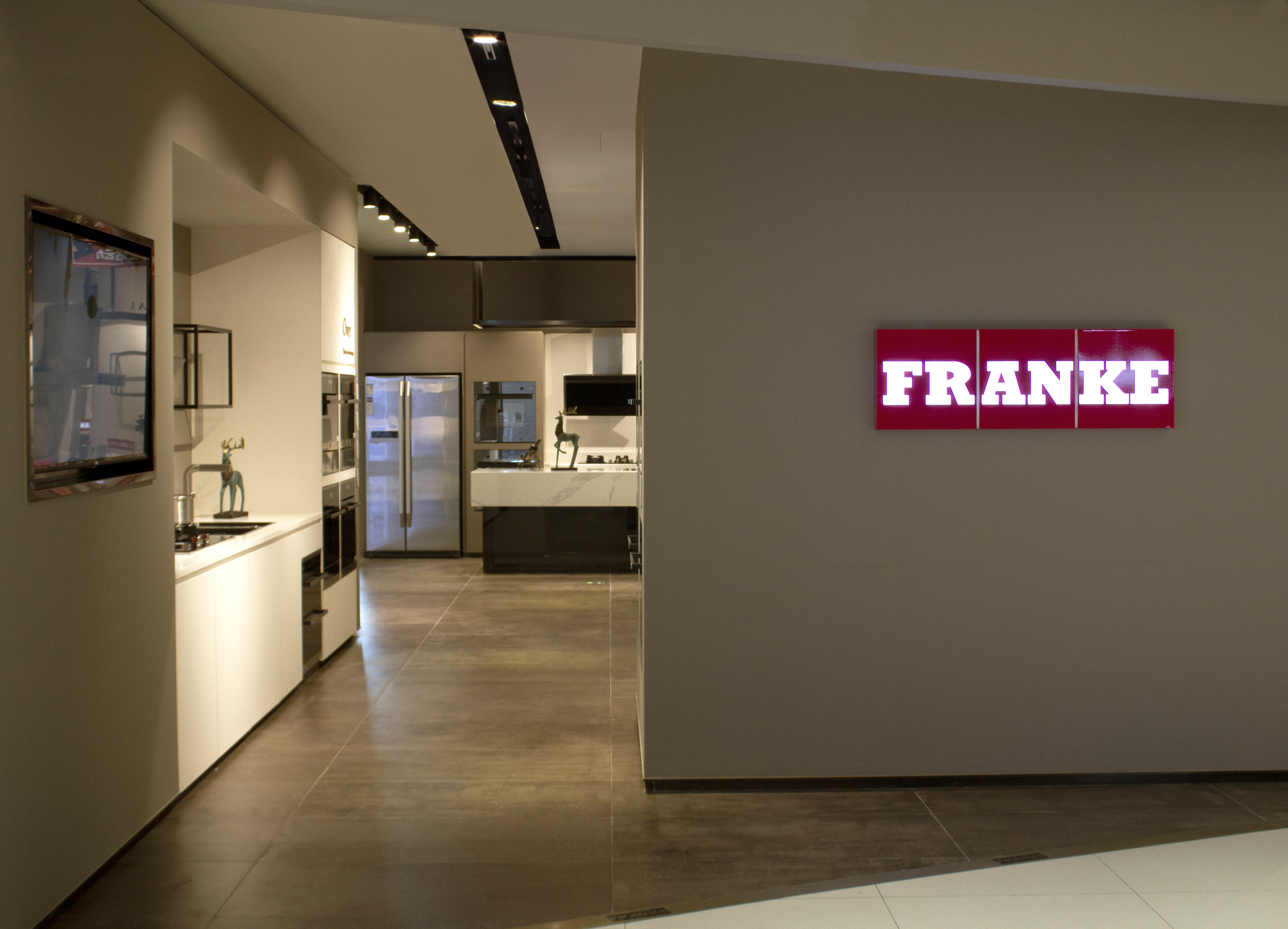 瑞士品质融合亚洲风格，打造温馨设计空间-8