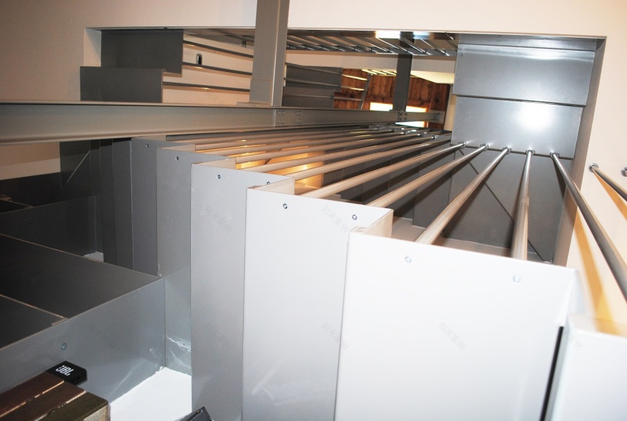 2019 年独立三层大宅 | 金属折叠楼梯的光影魅力-7