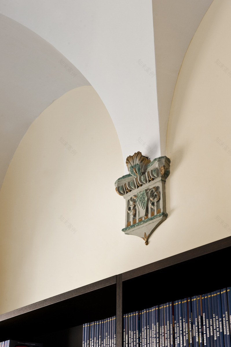 历史与现代交融,意大利锡耶纳市中心公寓设计-8