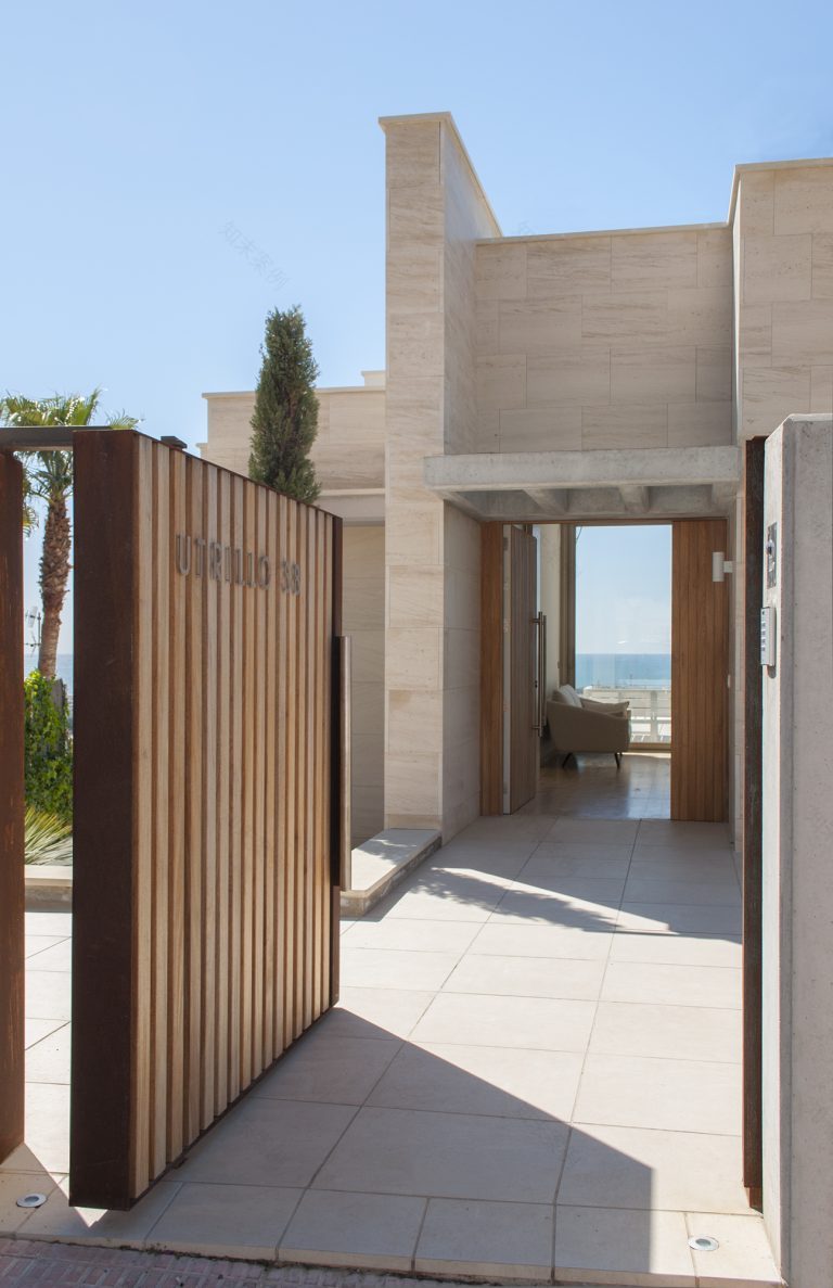 瓦尔皮内达,锡切斯的家庭住宅-5