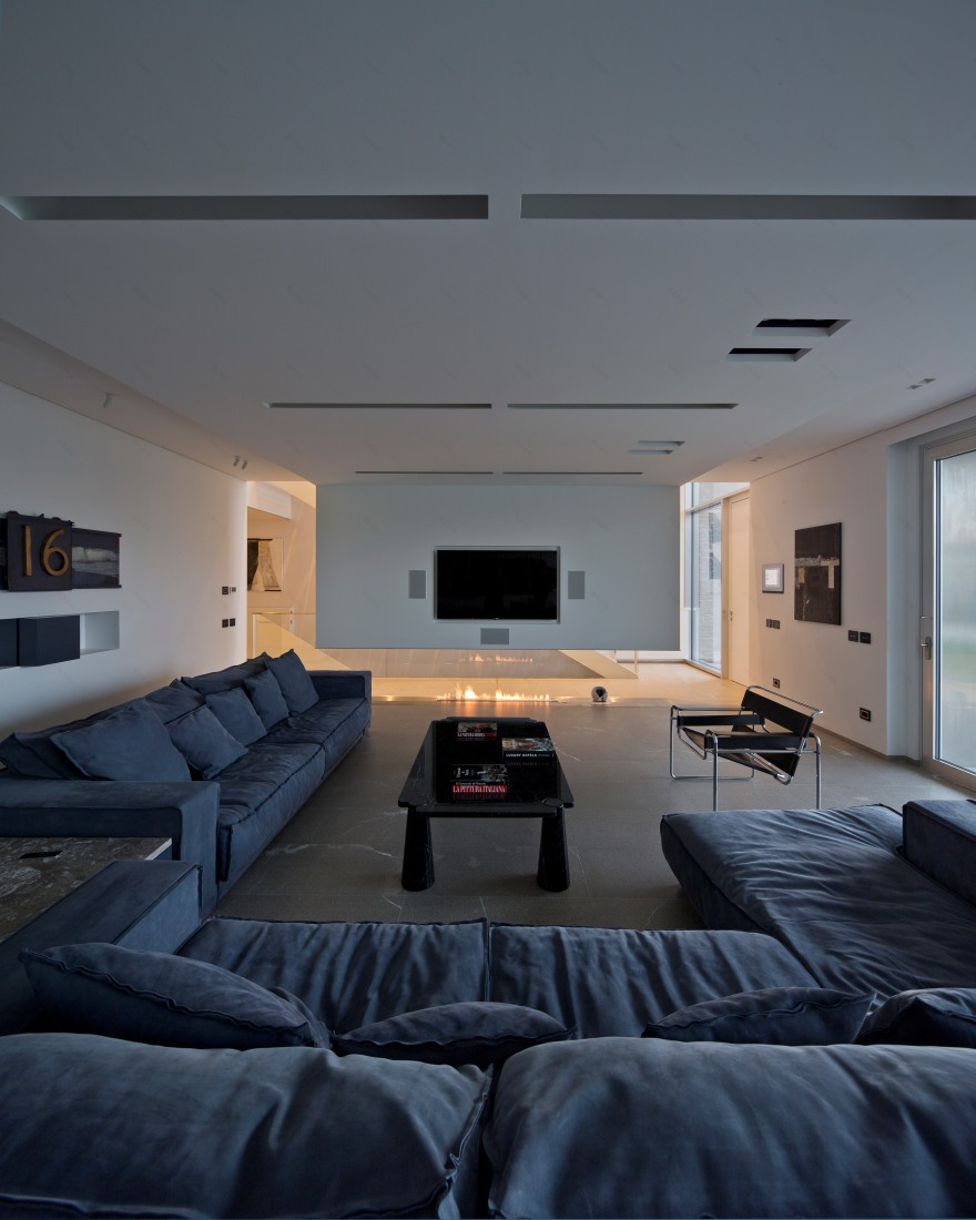 意式湖畔别墅,诠释自然与现代共生设计-25