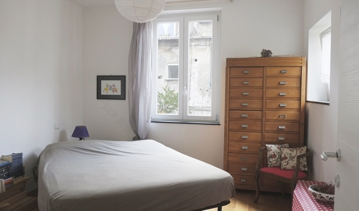 历史中心 90 平米阁楼公寓,舒适休闲风格,露台俯瞰热那亚古城-6