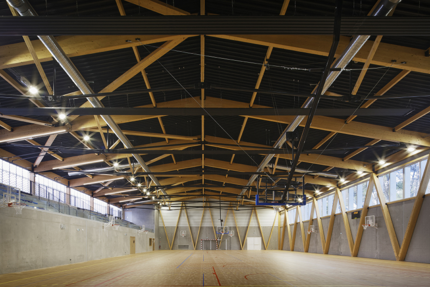 森林边的运动大厅丨法国丨A+Architecture-3