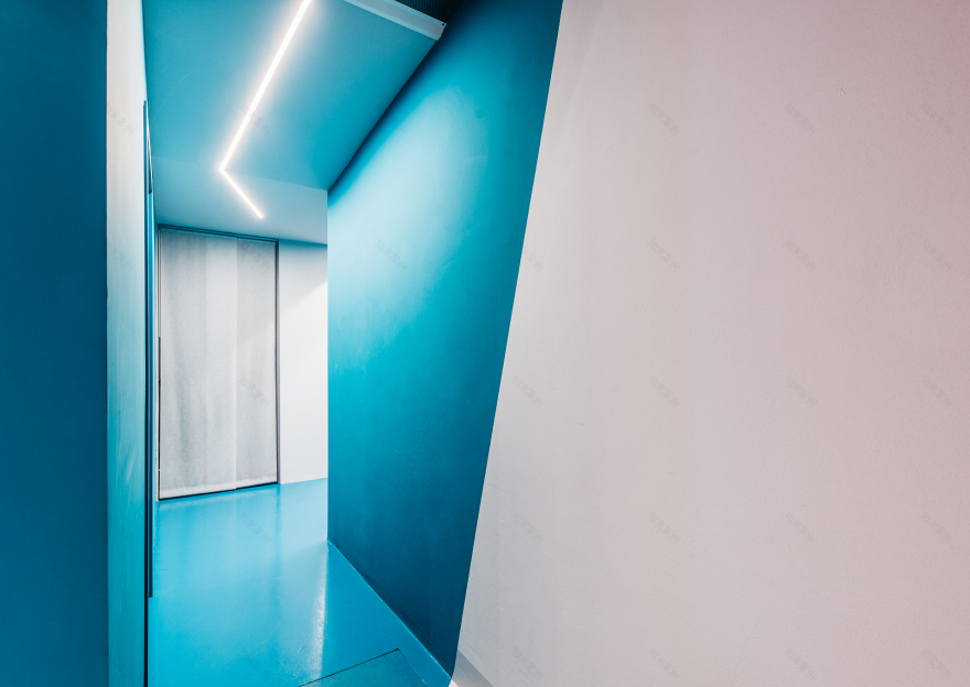 AutoCar & Paddockafe 新颖室内设计,打造一站式汽车装备购物体验-29