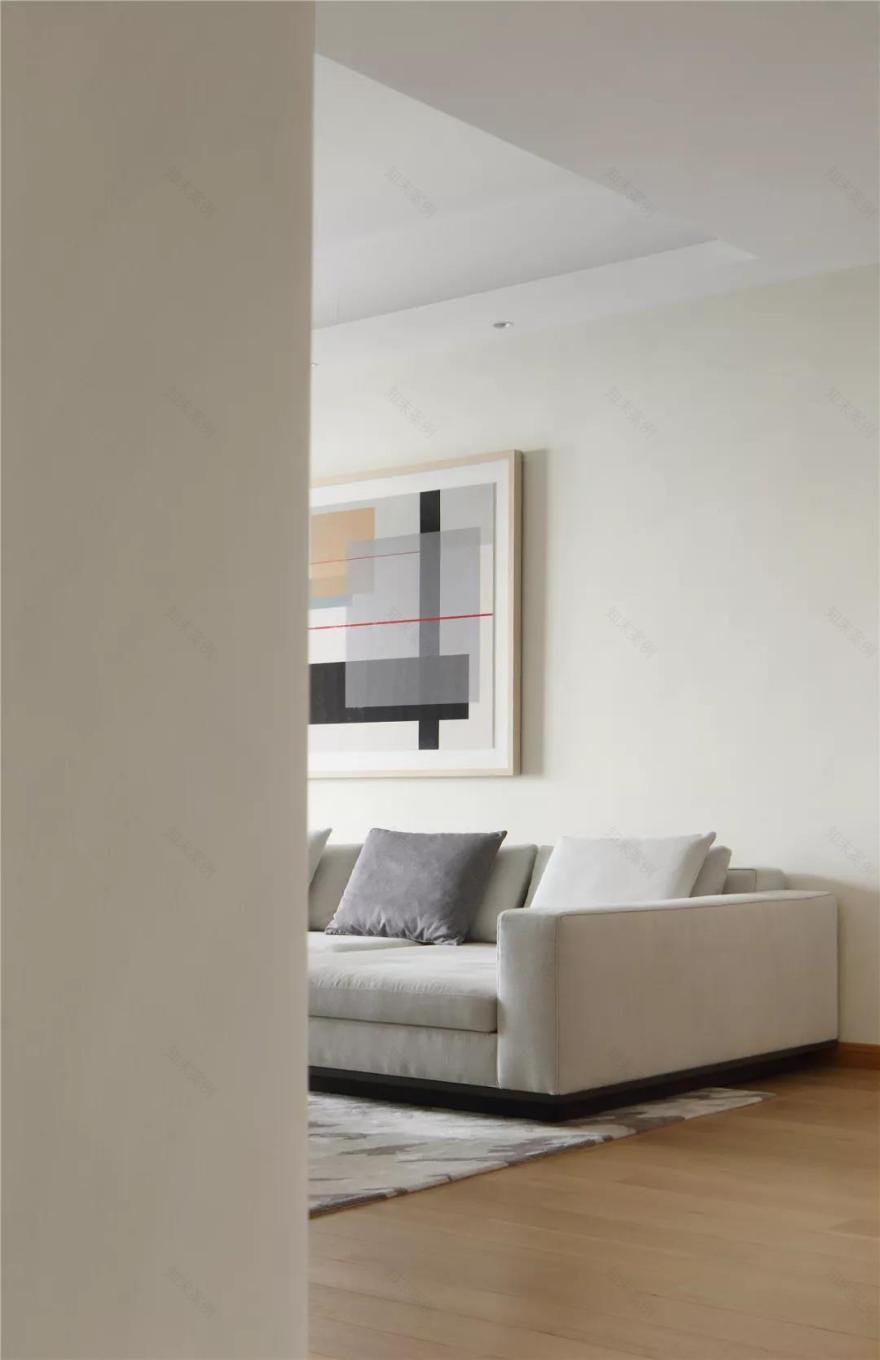 优雅清朗的 300㎡平层公寓设计-7